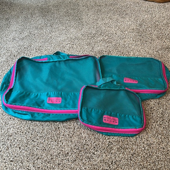 Tagalongs Packing Cubes Set of 3, Shoe Bag, Laundry Bag, Like New - Picture 2 of 5